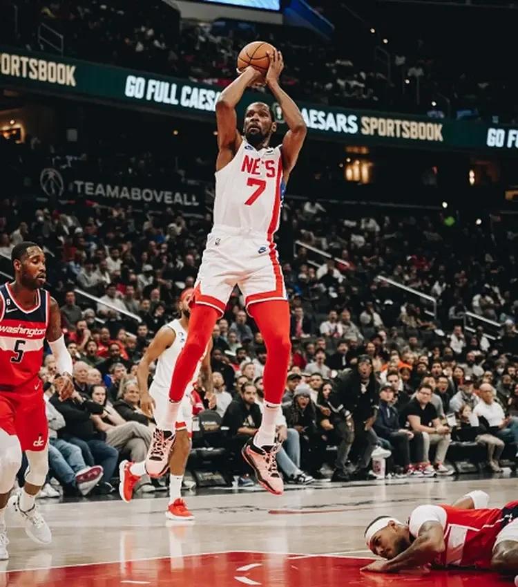 杜兰特关键节点回归赛场,篮网带队取胜了吗 杜兰特关键节点回归赛场,篮网带队取胜了吗